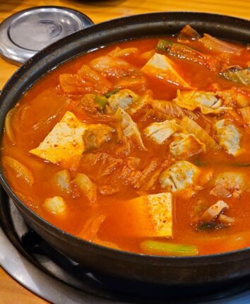 시흥 맛집 김치찌개가 맛있는 정왕 돼지집 본점