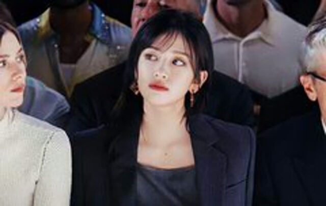 안유진 패션위크 아쉽..
